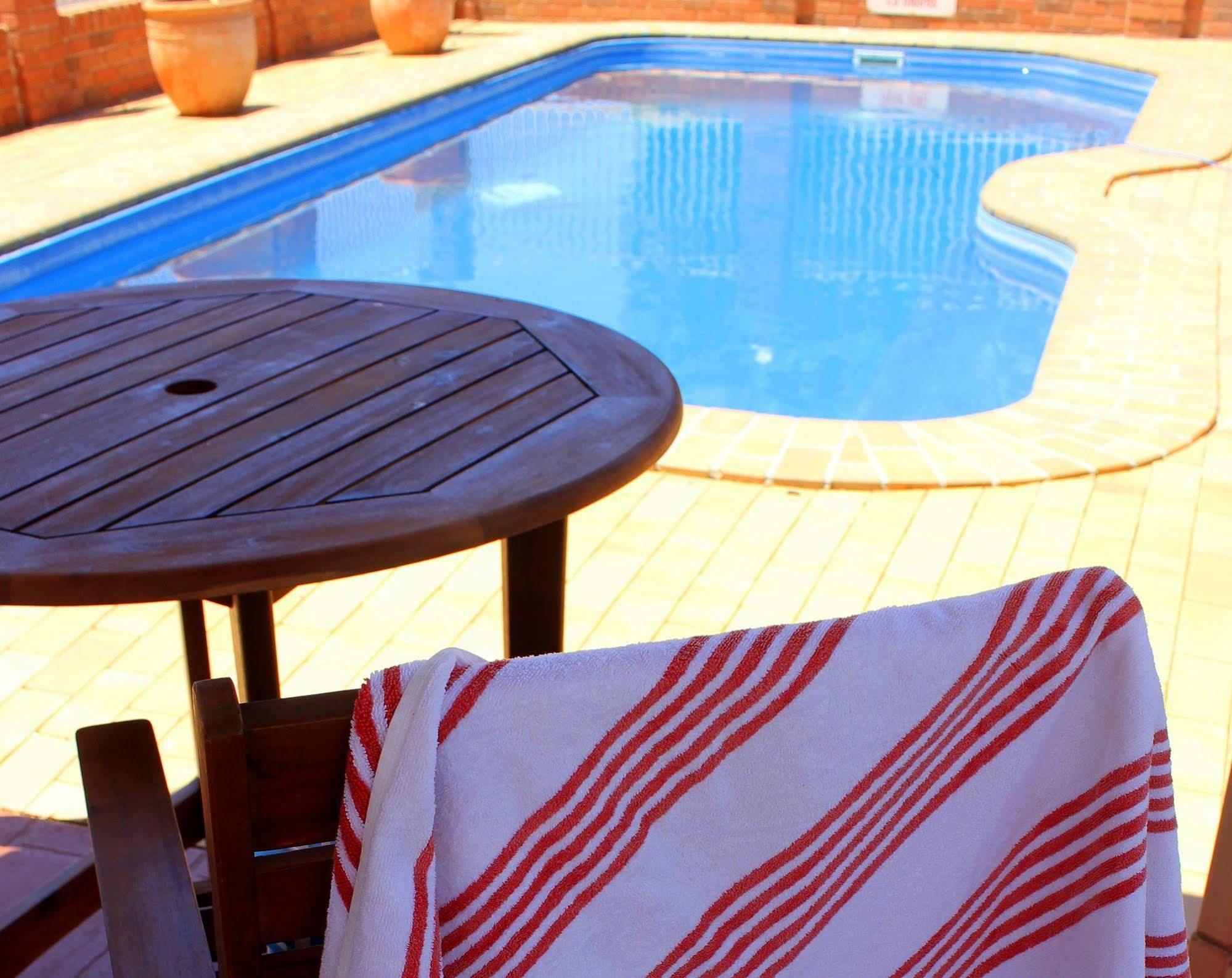 Roma Mid Town Motor Inn 외부 사진